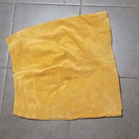 Suede skirt - Picture 3 of 4